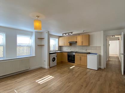 1 Bed Flat, Francis Terrace, SA31
