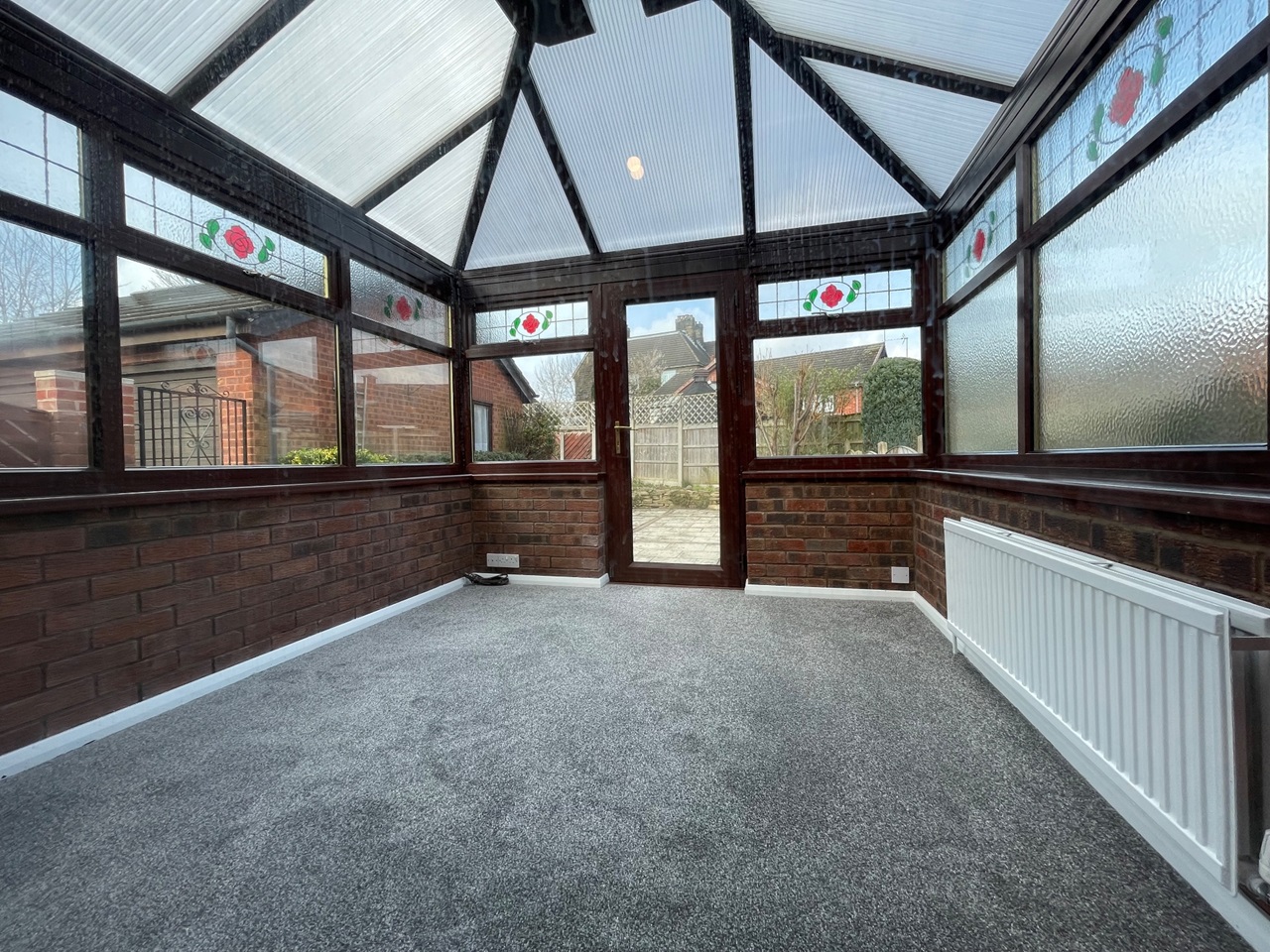 Featherstone, Pontefract 2 Bed Bungalow, Mews Court, WF7 To Rent