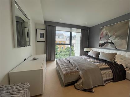 2 Bed Flat, Claydon House, SW10