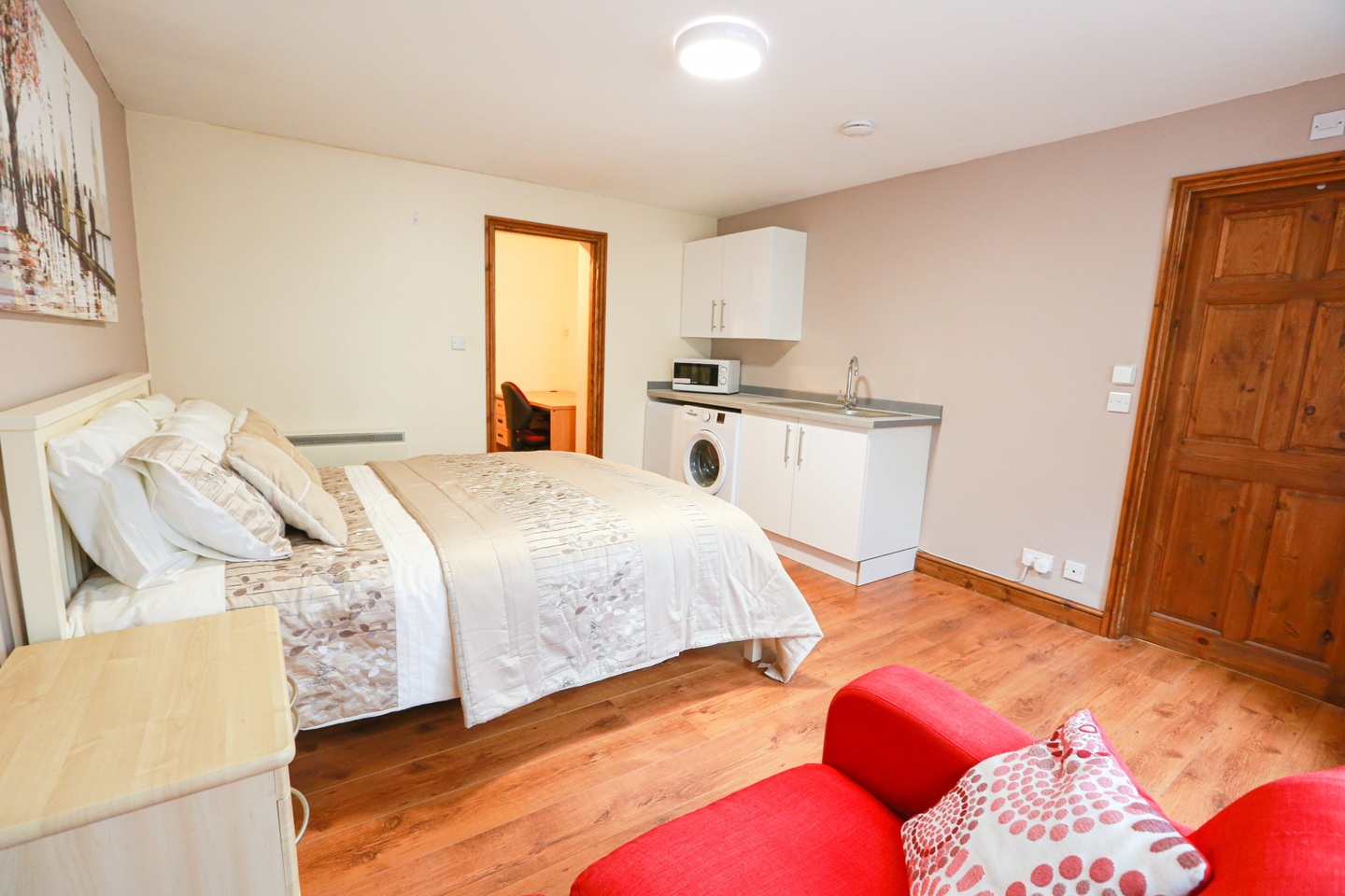 Studio Flat, Michaelmas Road, CV3 photo 2