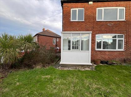 3 Bed Semi-Detached House, Woodland Road, LS15