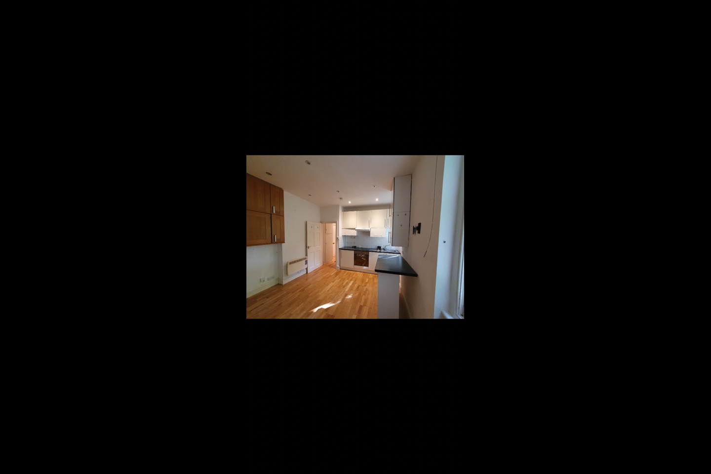 Studio Flat, Devonshire House, SE1 photo 3