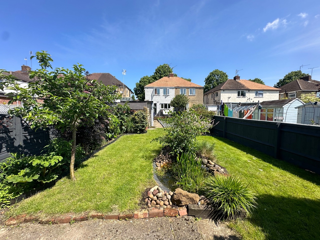 Banbury 3 Bed SemiDetached House, Sinclair Avenue, OX16 To Rent