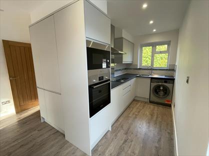 1 Bed Flat, Ashley Road, KT18