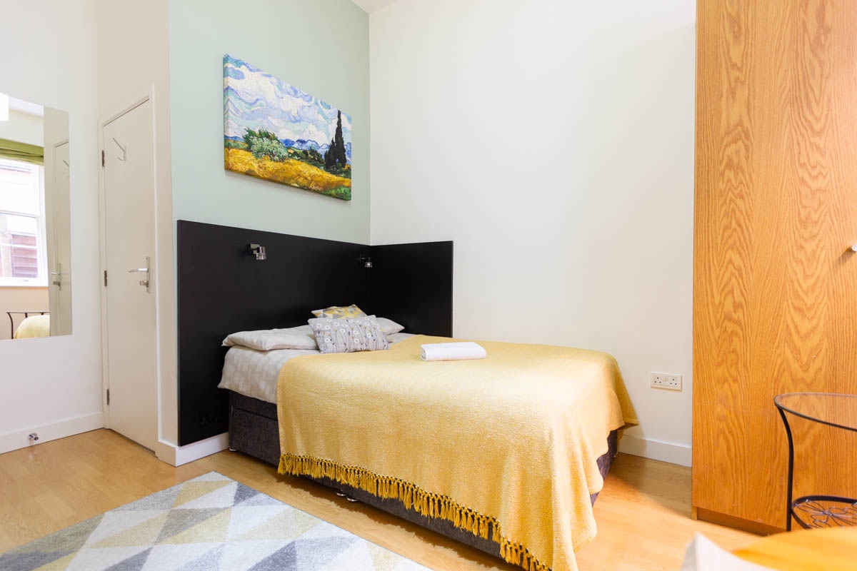 London Studio Flat, Finchley Road, NW3 To Rent Now for £1,712.00 p/m