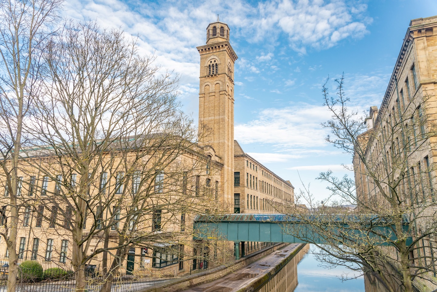 Saltaire, Shipley 2 Bed Terraced House, Caroline Street, BD18 To