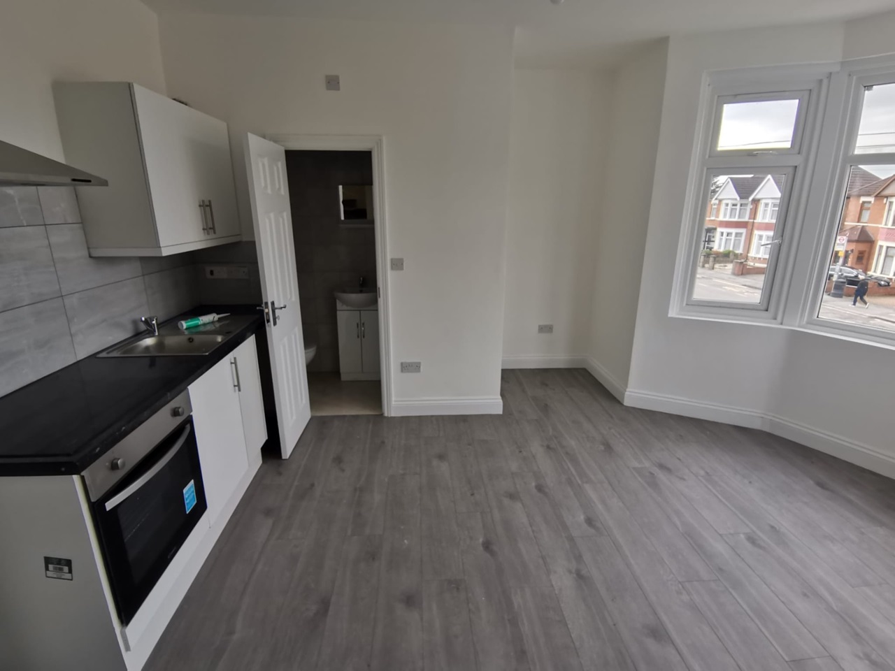 Ilford 1 Bed Flat, Goodmayes Lane, IG3 To Rent Now for £1,300.00 p/m