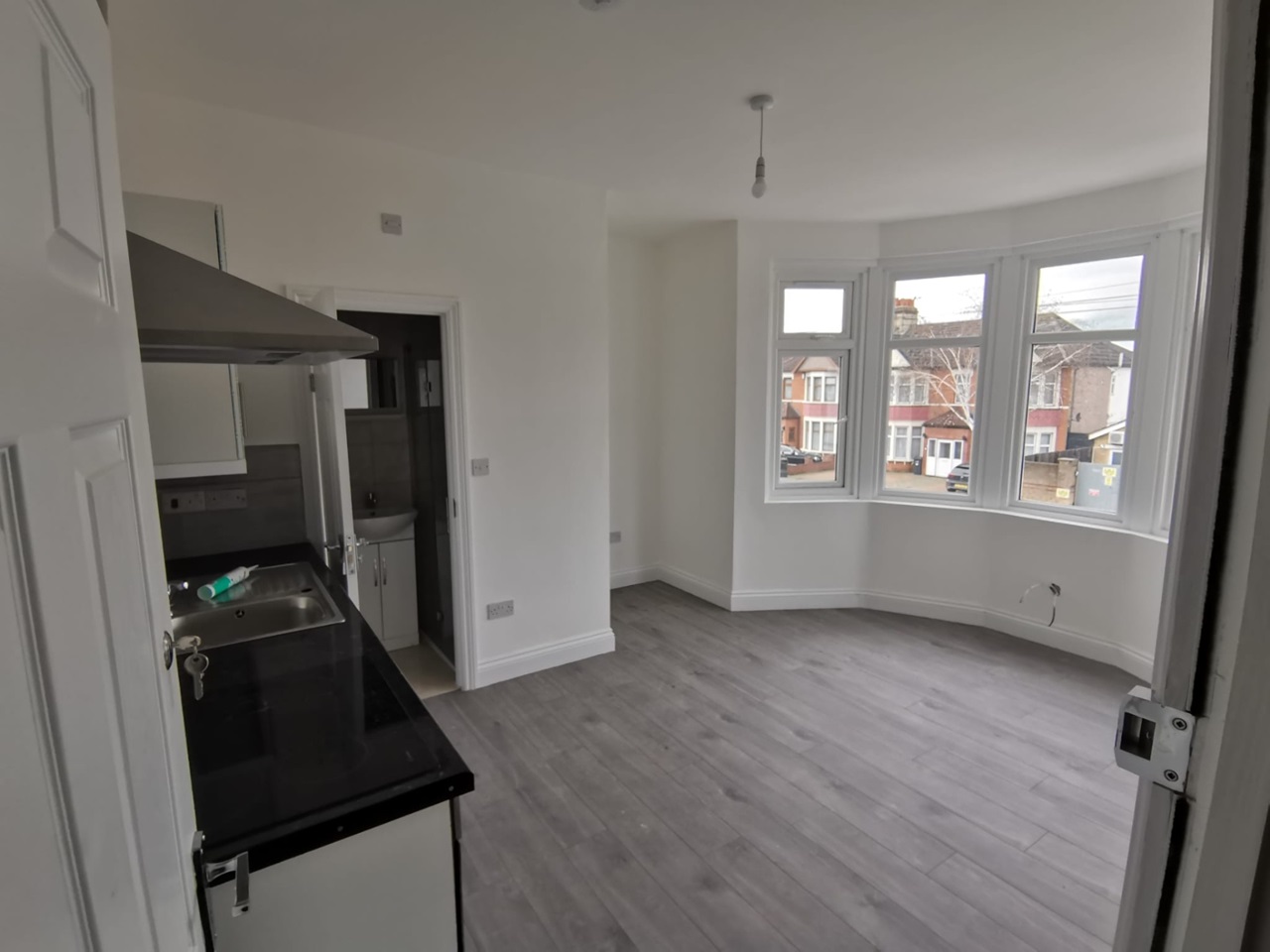 Ilford 1 Bed Flat, Goodmayes Lane, IG3 To Rent Now for £1,300.00 p/m