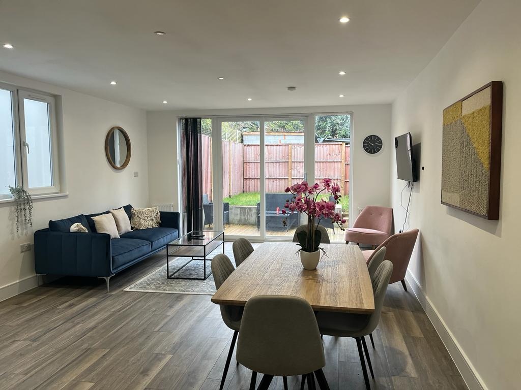 London 2 Bed Flat, Finchley Lane, NW4 To Rent Now for £2,500.00 p/m