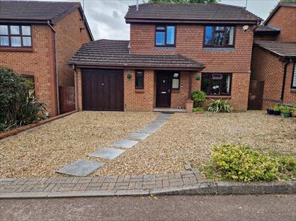 3 Bed Detached House, Fleetham Gardens, RG6