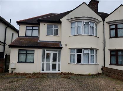 Studio Flat, Hanger Lane, TW7
