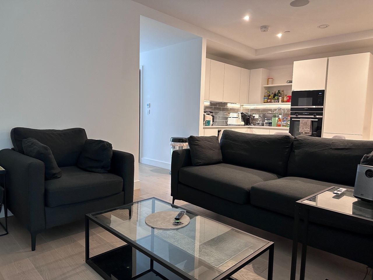 1 Bed Flat, New Tannery Way, SE1 photo 3