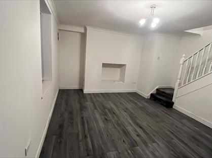 2 Bed End Terrace, Maddison Street, DL4