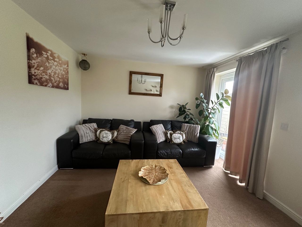 3 Bed Semi-Detached House, Frank Birchall Close, M40