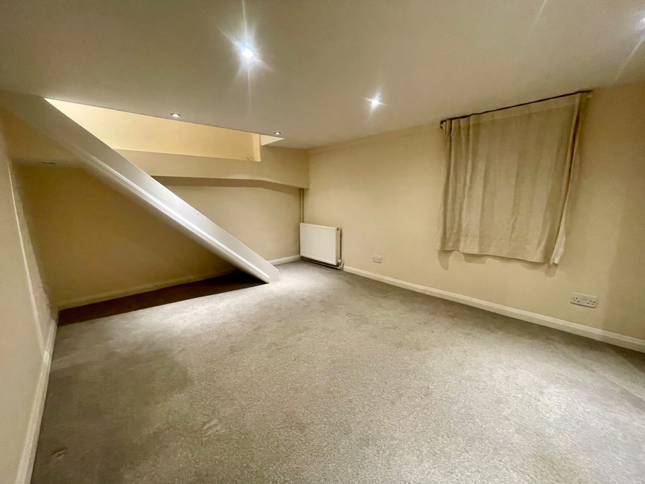 Ipswich 2 Bed Flat, Orford Street, IP1 To Rent Now for £1,000.00 p/m