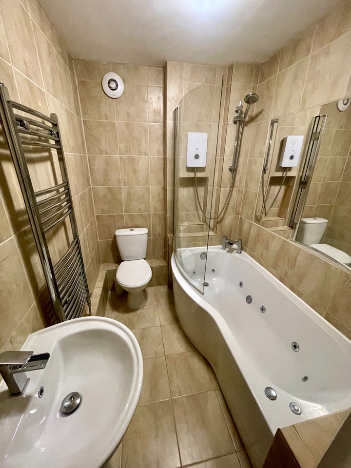 Ipswich 2 Bed Flat, Orford Street, IP1 To Rent Now for £1,000.00 p/m