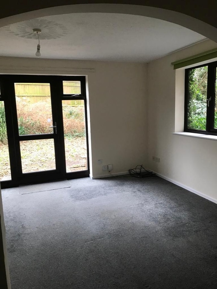 2 Bed Flat, Kathleen Road, SO19 photo 2