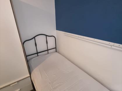 Room in a Shared House, Fairleigh, S2