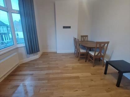 2 Bed Maisonette, Charlemont Road, E6