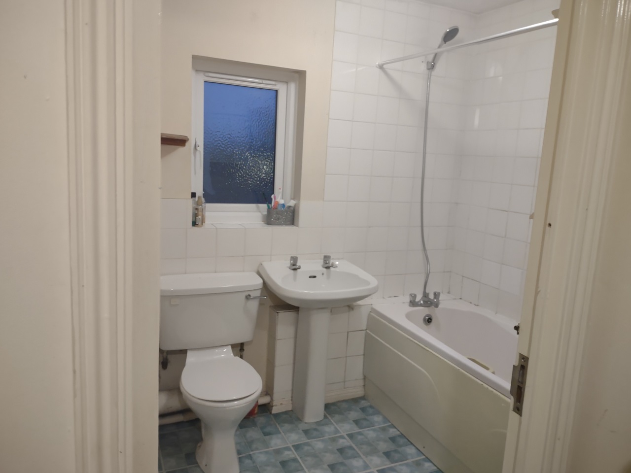 Earlswood, Redhill 1 Bed Flat, Thursley House, RH1 To Rent Now for £995.00 p/m