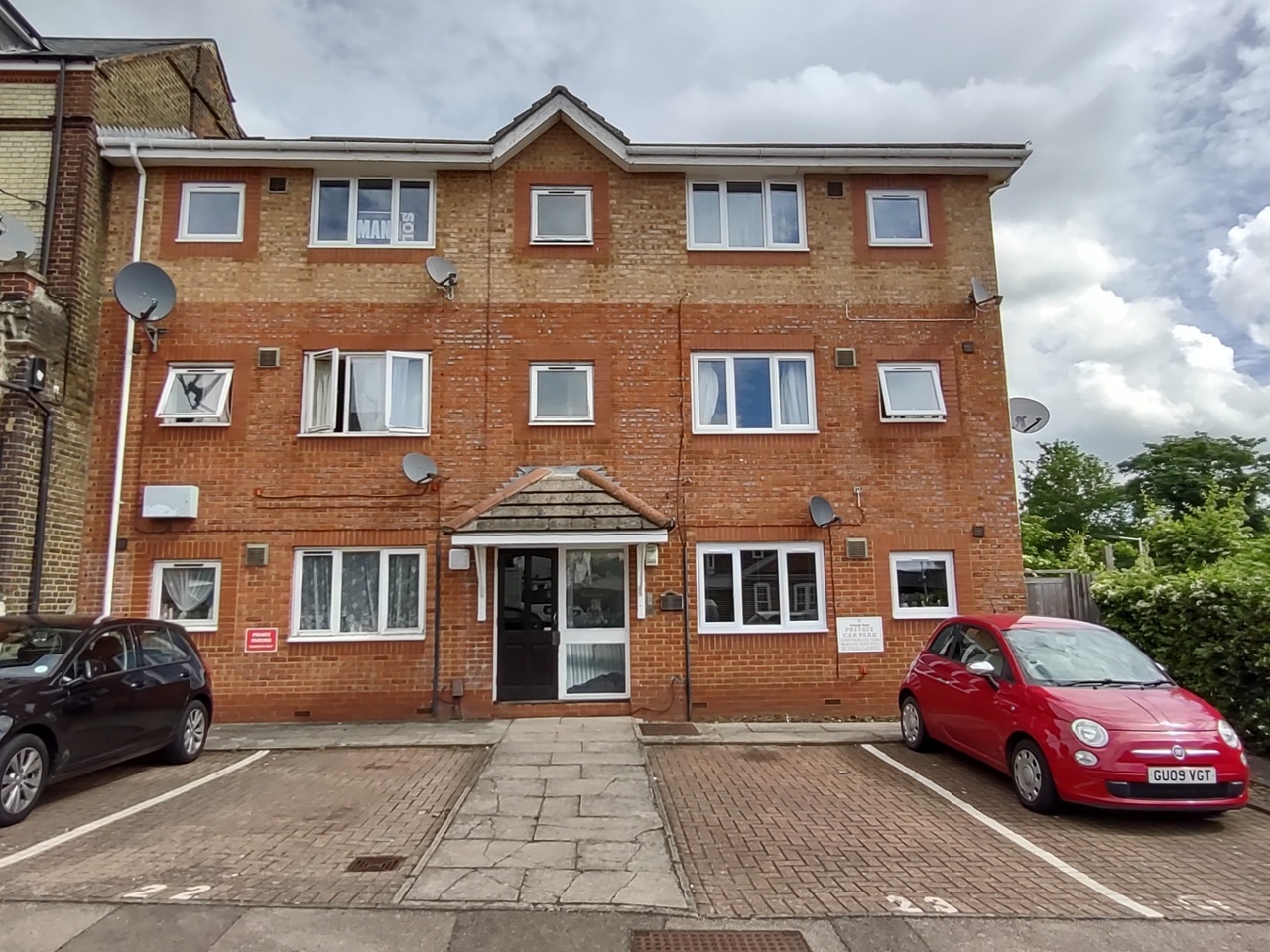Earlswood, Redhill 1 Bed Flat, Thursley House, RH1 To Rent Now for