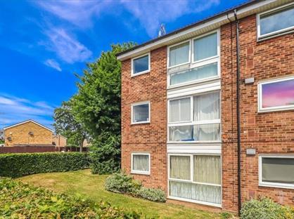 1 Bed Flat, Forest Road, CM8