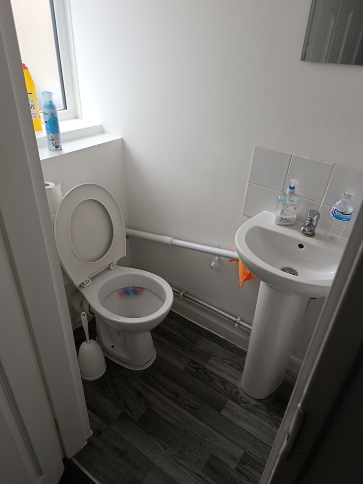Dagenham Room in a Shared House, Listowel Road, RM10 To Rent Now