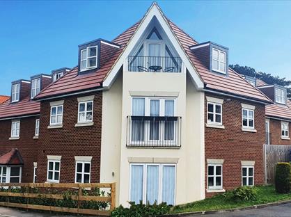 2 Bed Flat, Landmark Court, SL4