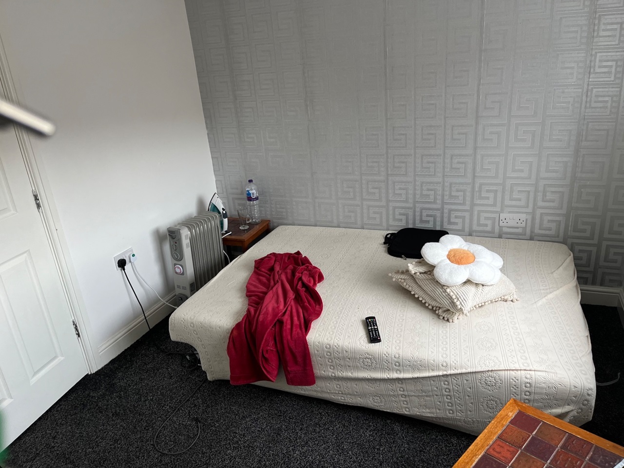 Leeds 2 Bed Flat, Roundhay Grove, LS8 To Rent Now for £700.00 p/m