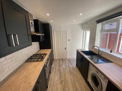 1 Bed Flat, Howley Road, CR0