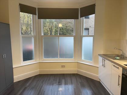 Room in a Shared House, Carlyle Road, CB4