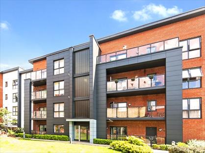 1 Bed Flat, Catkin House, RM3