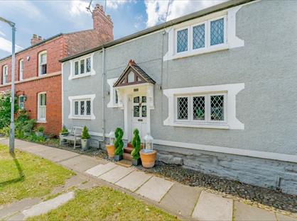 3 Bed Terraced House, The Old King's Arms, CH4