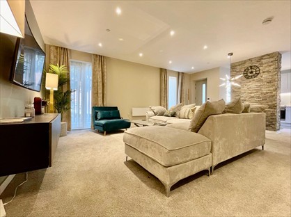 3 Bed Terraced House, Garden Lane, M3