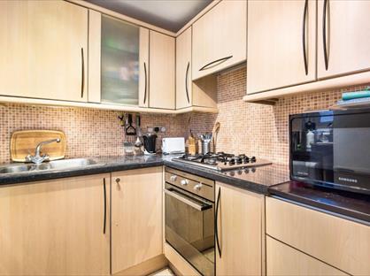 2 Bed Flat, Pemdevon Road, CR0