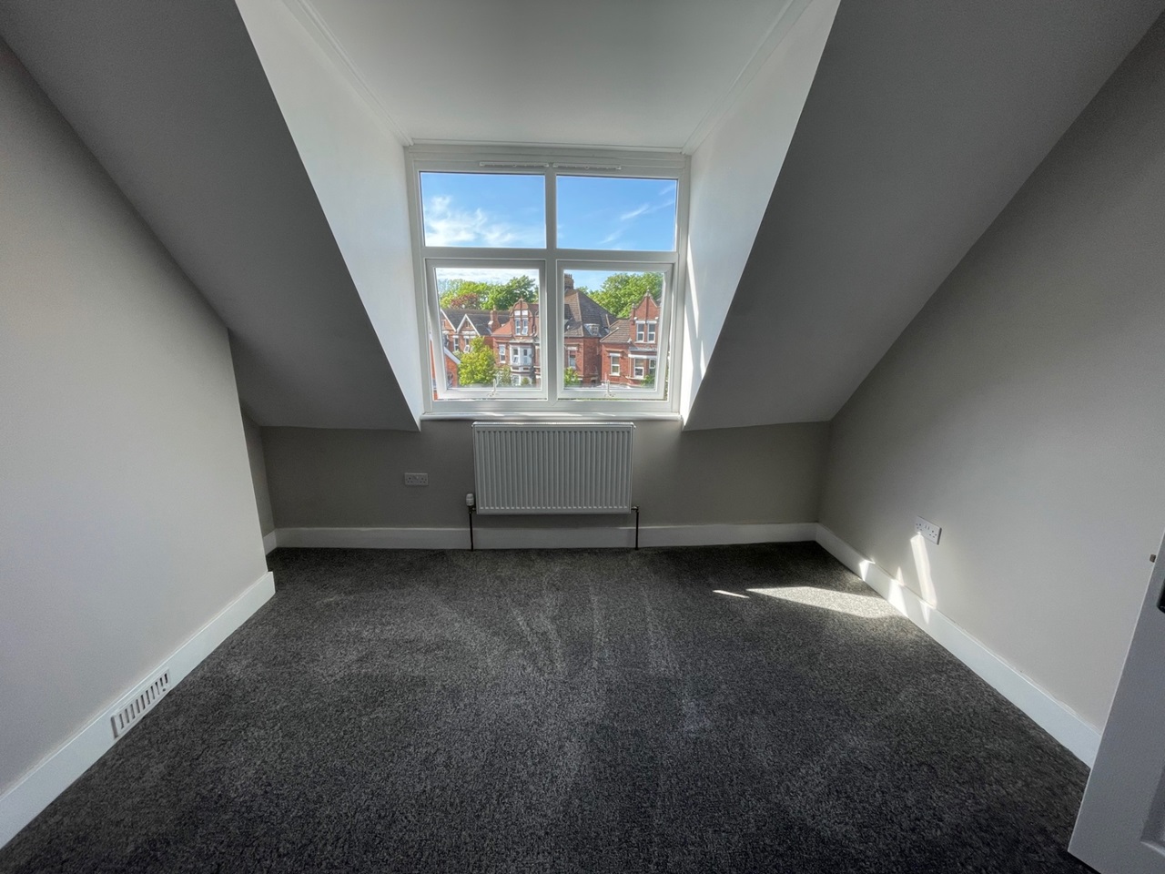 Folkestone 2 Bed Flat, Kingsnorth Gardens, CT20 To Rent Now for £1,195.00 p/m