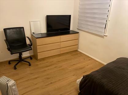 Room in a Shared House, Stanley Road, SM5