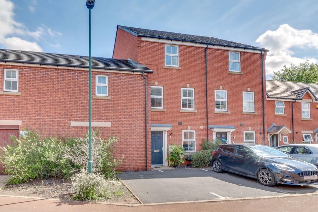 Shirley, Solihull 4 Bed SemiDetached House, Snitterfield Drive, B90 To Rent Now for £1,400.