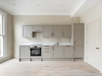 3 Bed Flat, Redburn Street, SW3