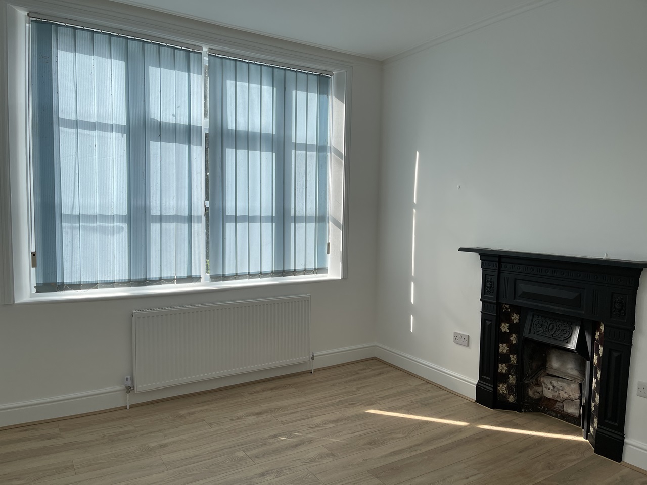 London Room in a Shared House, Roseneath Avenue, N21 To Rent Now