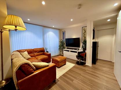 1 Bed Flat, Buckhold Road, SW18