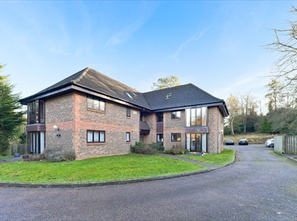 1 Bed Flat, Whyteleafe Hill, CR3