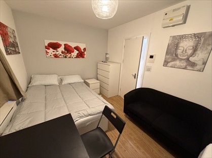Studio Flat, London, N11