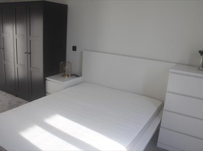 2 Bed Flat, Emery Way, E1W