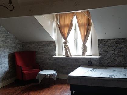 1 Bed Flat, Queen Street, LS27