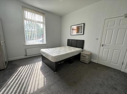 Room in a Shared House, North Road, WA10