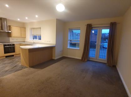 2 Bed Flat, Lambourne Court, S41