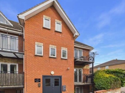 1 Bed Flat, Bay View Court, CO12