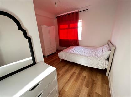3 Bed Terraced House, Oldfield Street, ST4