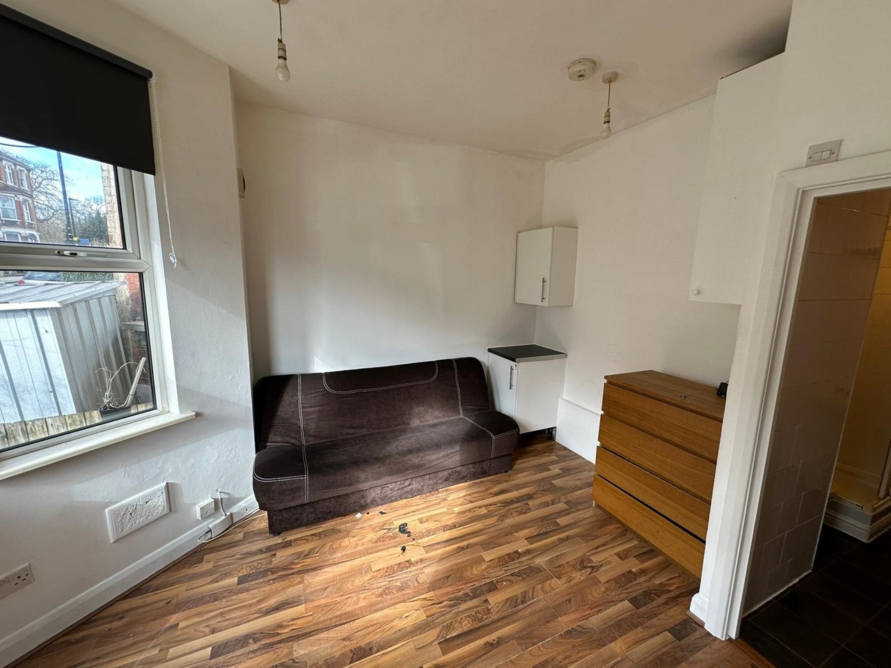 London Bedsit, Downhills Park Road, N17 To Rent Now for £800.00 p/m